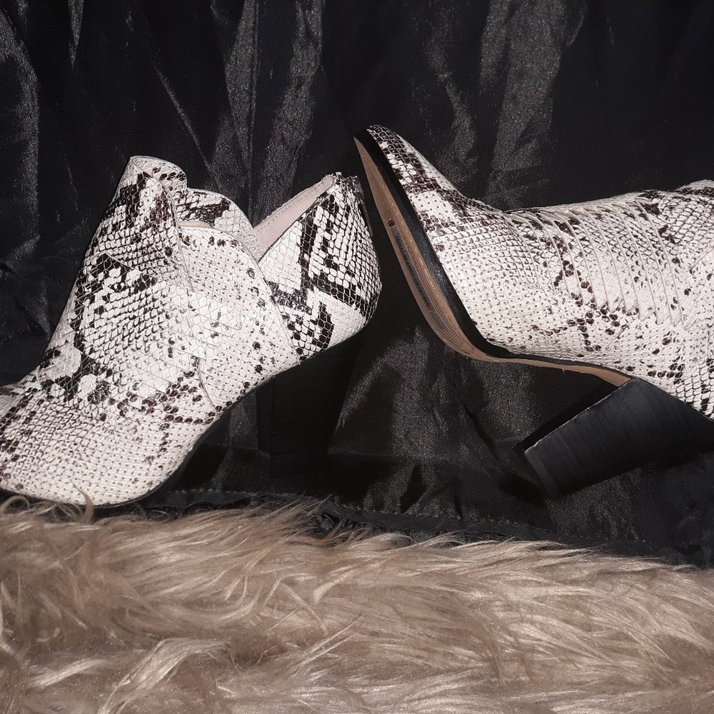 ((Listing#161))((NEW))  Vince Camuto
